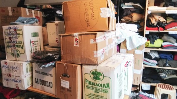 Distribution of clothes in the shop at Calle Mayor 14 in Irun.